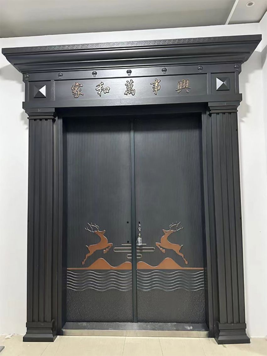 点击查看详细信息<br>标题：钢雕门实拍 阅读次数：672