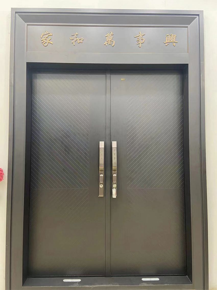 点击查看详细信息<br>标题：钢雕门实拍 阅读次数：693